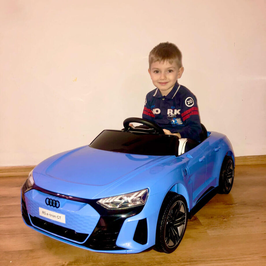 Masinuta electrica pentru copii 3 4 ani Audi RS e tron GT QLS 6888 albastra